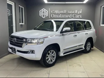 Toyota  Land Cruiser  GXR  2018  Automatic  273,000 Km  8 Cylinder  Four Wheel Drive (4WD)  SUV  White  With Warranty