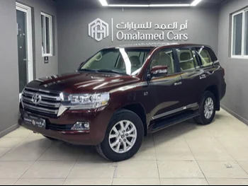 Toyota  Land Cruiser  VXR  2016  Automatic  177,000 Km  8 Cylinder  Four Wheel Drive (4WD)  SUV  Maroon  With Warranty
