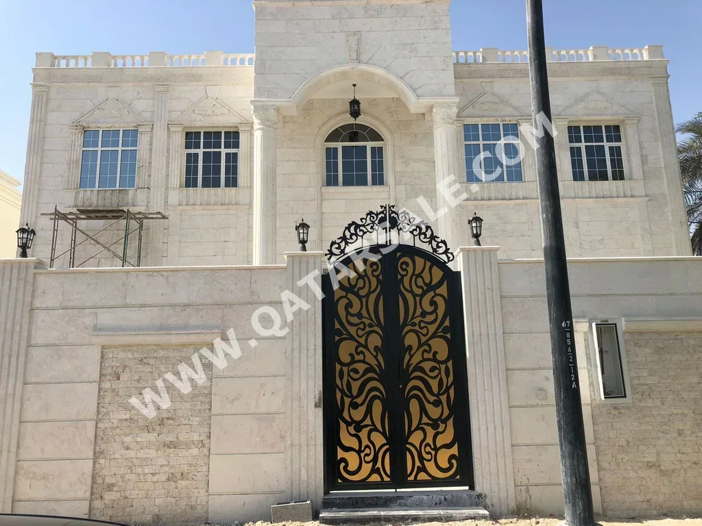 Family Residential  - Not Furnished  - Doha  - Al Dafna  - 8 Bedrooms