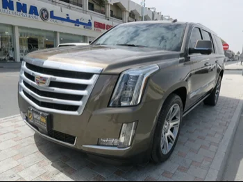 Cadillac  Escalade  2016  Automatic  160,000 Km  8 Cylinder  Four Wheel Drive (4WD)  SUV  Brown  With Warranty