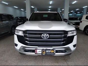 Toyota  Land Cruiser  GX  2022  Automatic  42,000 Km  6 Cylinder  Four Wheel Drive (4WD)  SUV  White  With Warranty