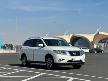 Nissan  Pathfinder  2015  Automatic  185,000 Km  6 Cylinder  Four Wheel Drive (4WD)  SUV  White