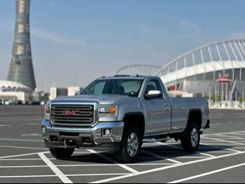 GMC  Sierra  2500 HD  2018  Automatic  67,000 Km  8 Cylinder  Four Wheel Drive (4WD)  Pick Up  Silver