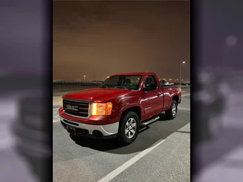 GMC  Sierra  Z71  2009  Automatic  186,000 Km  8 Cylinder  Four Wheel Drive (4WD)  Pick Up  Red