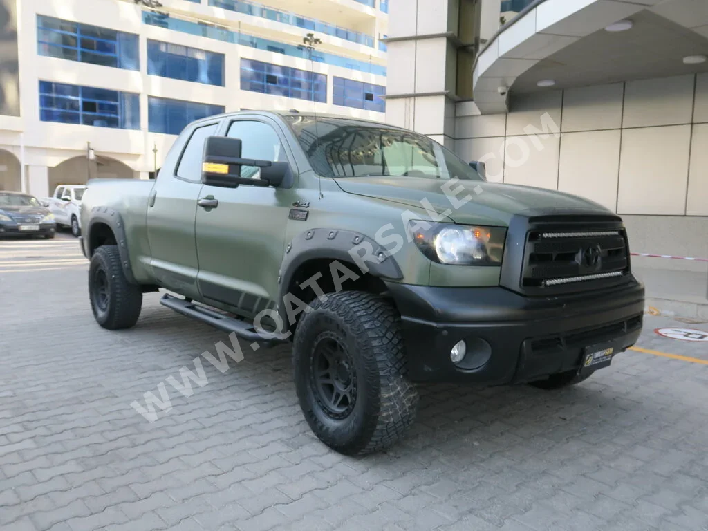 Toyota  Tundra  2013  Automatic  116,000 Km  8 Cylinder  Four Wheel Drive (4WD)  Pick Up  Green