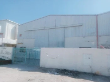 مخازن و مستودعات الدوحة  المنطقة الصناعية المساحة: 600 متر مربع