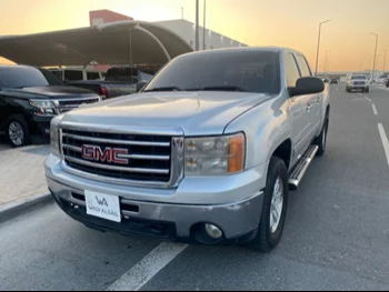 GMC  Sierra  1500  2012  Automatic  325,000 Km  8 Cylinder  Four Wheel Drive (4WD)  Pick Up  Silver  With Warranty