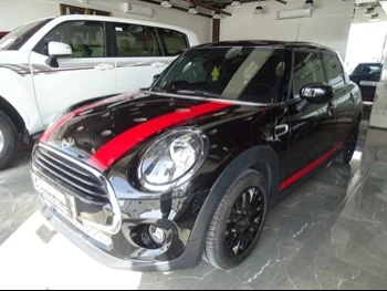 Mini  Cooper  2021  Automatic  15,000 Km  3 Cylinder  Front Wheel Drive (FWD)  Hatchback  Black  With Warranty