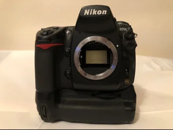 Digital Cameras Nikon  12 MP  Black /  HD 720p  2013  CMOS  Lithium-Ion  Full Frame  2008  Image Stabilizer