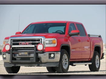GMC  Sierra  2015  Automatic  259,000 Km  8 Cylinder  Four Wheel Drive (4WD)  Pick Up  Red