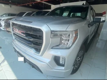 GMC  Sierra  Elevation  2019  Automatic  88,000 Km  8 Cylinder  Four Wheel Drive (4WD)  Pick Up  Silver