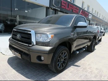 Toyota  Tundra  SR5  2013  Automatic  295,345 Km  8 Cylinder  Four Wheel Drive (4WD)  Pick Up  Brown