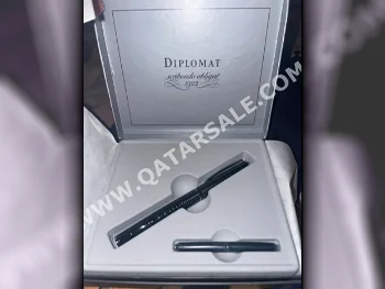 Diplomat  Black -  Year 2010  Fountain Pen