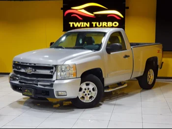 Chevrolet  Silverado  2010  Automatic  336,000 Km  8 Cylinder  Four Wheel Drive (4WD)  Pick Up  Silver