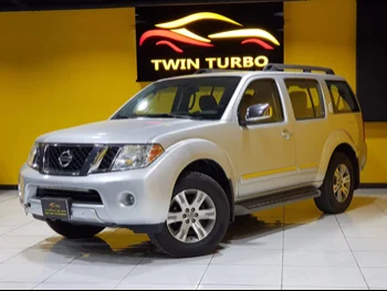 Nissan  Pathfinder  LE  2012  Automatic  136,000 Km  6 Cylinder  All Wheel Drive (AWD)  SUV  Silver