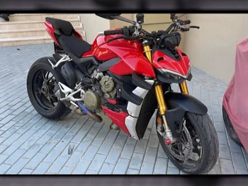 Ducati  Streetfighter V4S -  2020 - Color Red