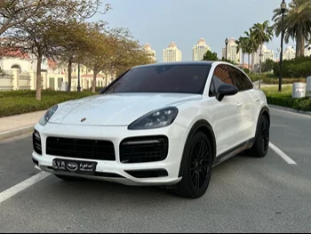 Porsche  Cayenne GTS  SUV 4x4  White  2022