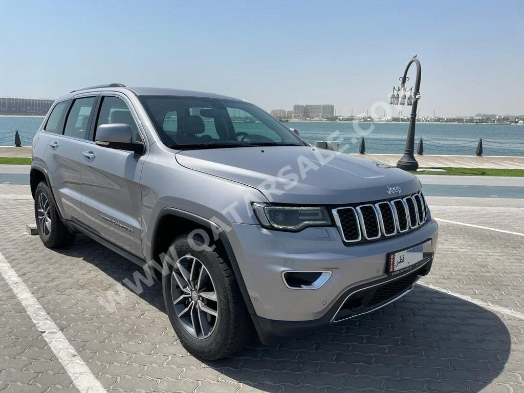 Jeep  Grand Cherokee  Limited  2017  Automatic  89,000 Km  6 Cylinder  Four Wheel Drive (4WD)  SUV  Silver  With Warranty