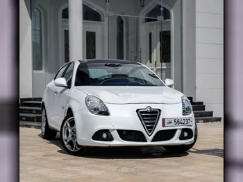 Alfa Romeo  Giulietta  2014  Automatic  17,000 Km  4 Cylinder  Front Wheel Drive (FWD)  Hatchback  White  With Warranty