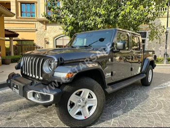Jeep  Gladiator  Overland  2021  Automatic  19,000 Km  6 Cylinder  Four Wheel Drive (4WD)  Pick Up  Black  With Warranty