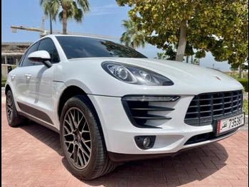 Porsche  Macan  S  2018  Automatic  40,000 Km  4 Cylinder  Four Wheel Drive (4WD)  SUV  White  With Warranty