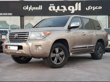Toyota  Land Cruiser  GXR  2015  Automatic  209,000 Km  8 Cylinder  Four Wheel Drive (4WD)  SUV  Gold  With Warranty