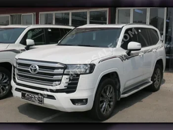 Toyota  Land Cruiser  GXR Twin Turbo  2022  Automatic  10,000 Km  6 Cylinder  Four Wheel Drive (4WD)  SUV  White  With Warranty