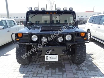 Hummer  H1  2002  Automatic  112,000 Km  8 Cylinder  Four Wheel Drive (4WD)  SUV  Black  With Warranty