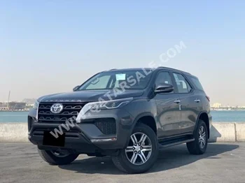Toyota  Fortuner  2023  Automatic  0 Km  4 Cylinder  Four Wheel Drive (4WD)  SUV  Gray  With Warranty