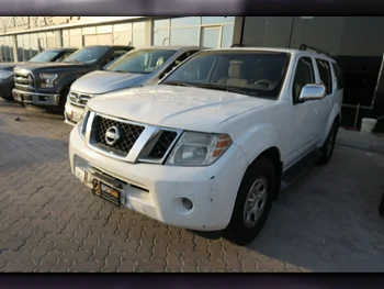 Nissan  Pathfinder  2012  Automatic  178,000 Km  6 Cylinder  All Wheel Drive (AWD)  SUV  White  With Warranty